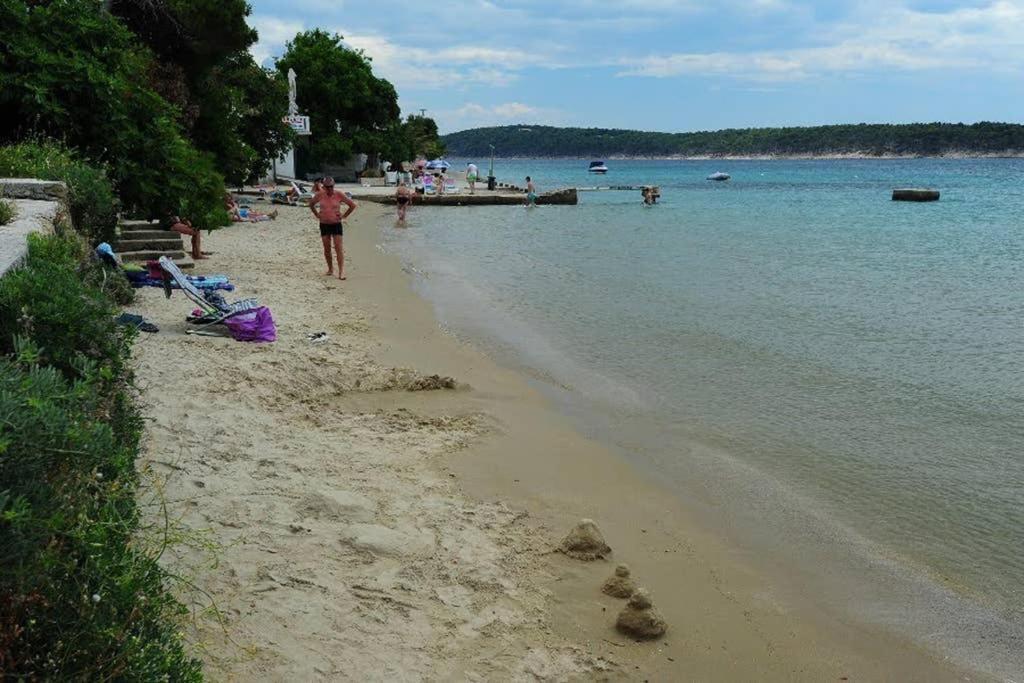 Vila Ribaric Banjol Exteriér fotografie